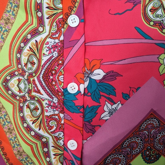 Colorful Patterned Button-Up Shirt - Picture 4 of 6